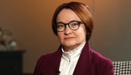 暂停人民币交易,俄央行能不能实施?普京作出承诺,中国存储黄金