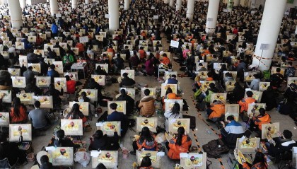 二本艺术专业女孩毕业当保洁员,不能证明大学白上了