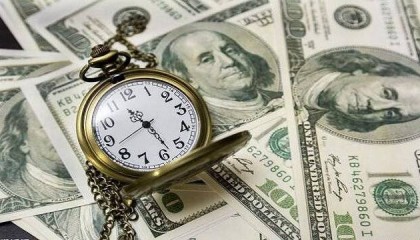 大选交易|美元、加密货币涨疯，交易员调降美联储降息预期