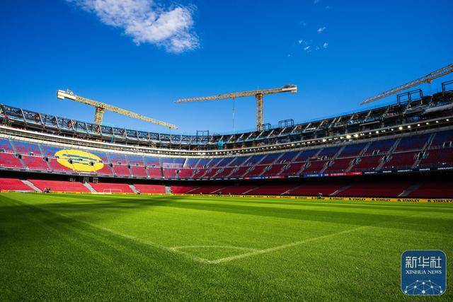 足球丨巴萨主场诺坎普球场翻新后对记者开放