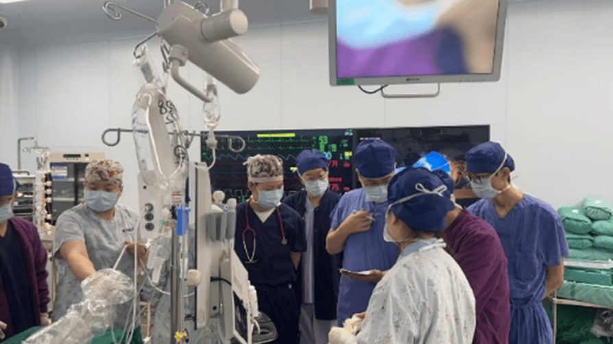 四川大学华西医院实现一次手术治疗三种复杂心血管疾病 国内无公开类似病例